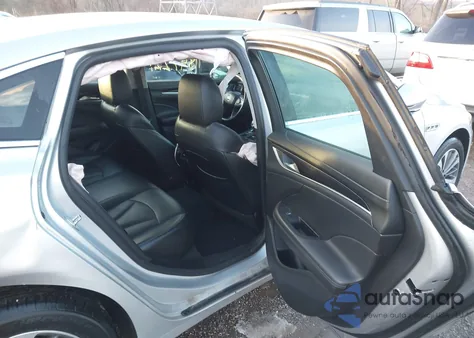 2017 Buick Lacrosse Essence из США, поврежденный, VIN 1G4ZP5SS3HU135701